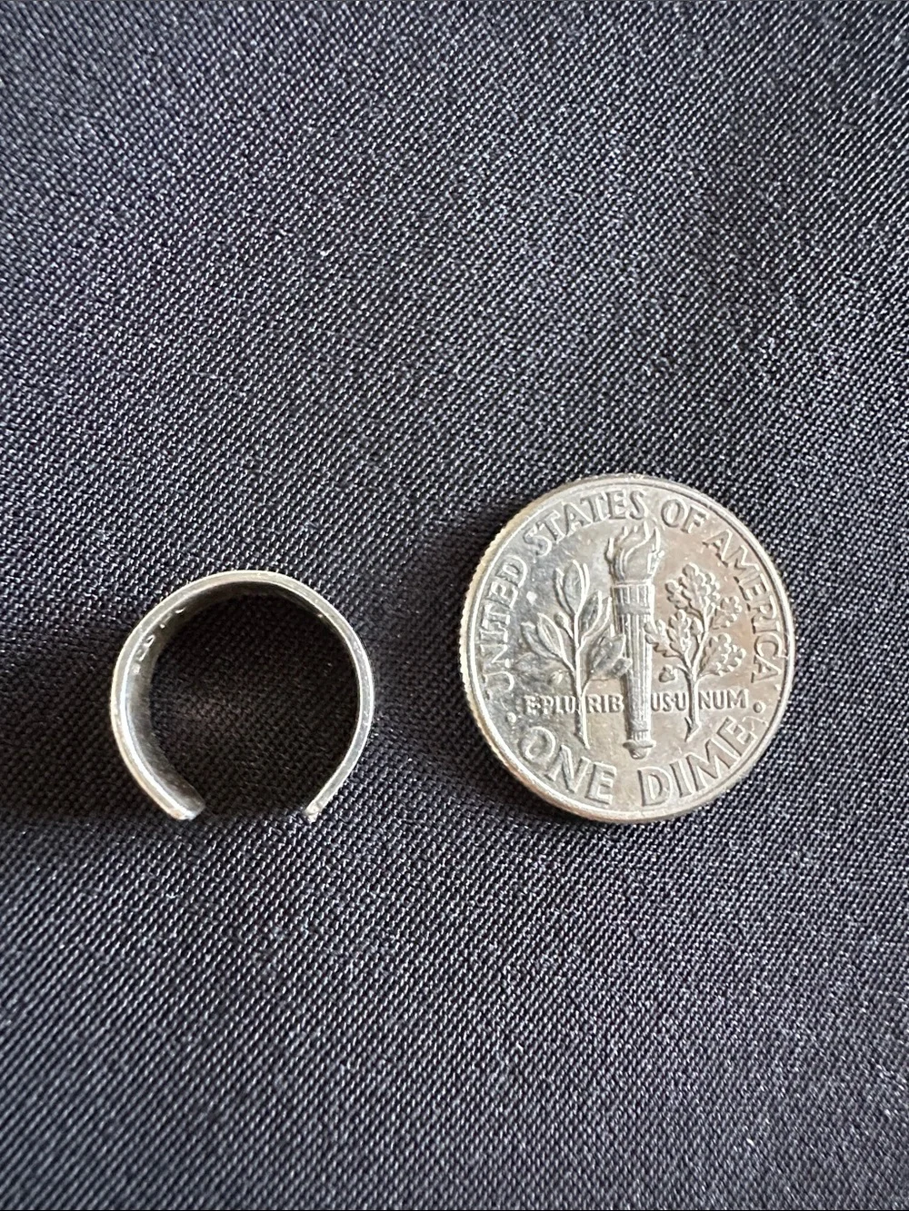 Sterling EUC ear cuff. Geometric design in stamped 925 silver